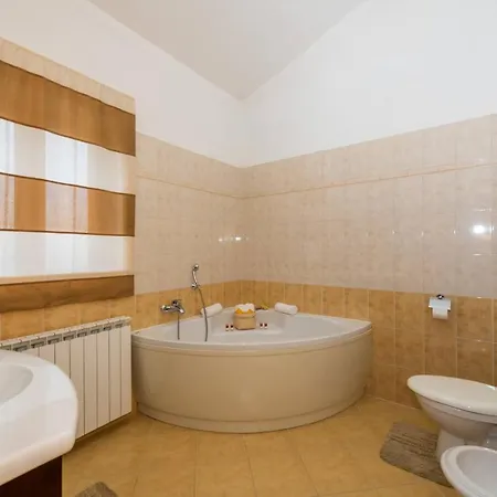 Wish With Heated Pool *