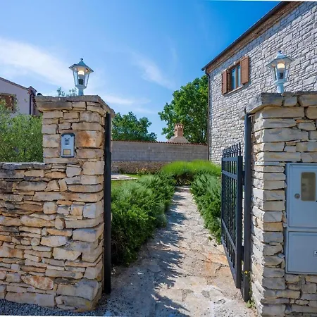 Wish With Heated Pool Villa