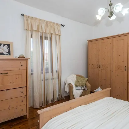 וילה Wish With Heated Pool Cabrunici