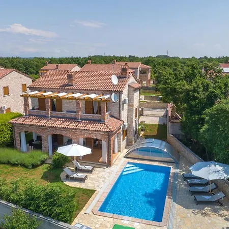 Villa Wish With Heated Pool Cabrunici