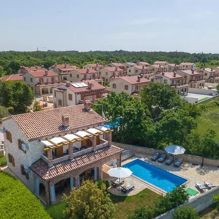 Wish With Heated Pool Cabrunici