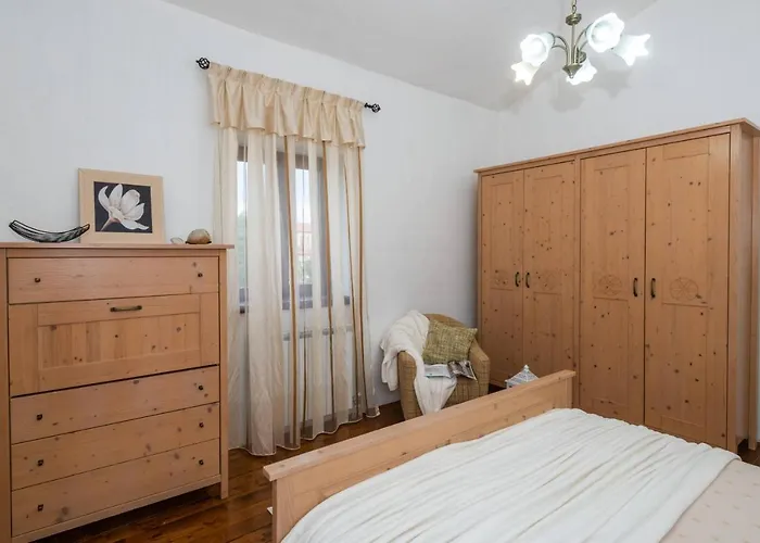 Villa Wish With Heated Pool Cabrunici